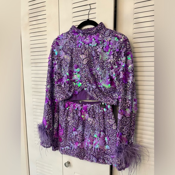 Gorgeous two piece set - Picture 3 of 8